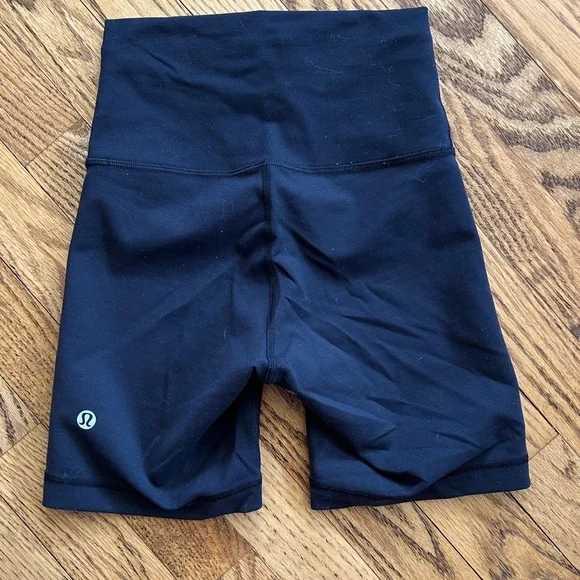 Lululemon Wunder Under Shorts - Picture 4 of 6